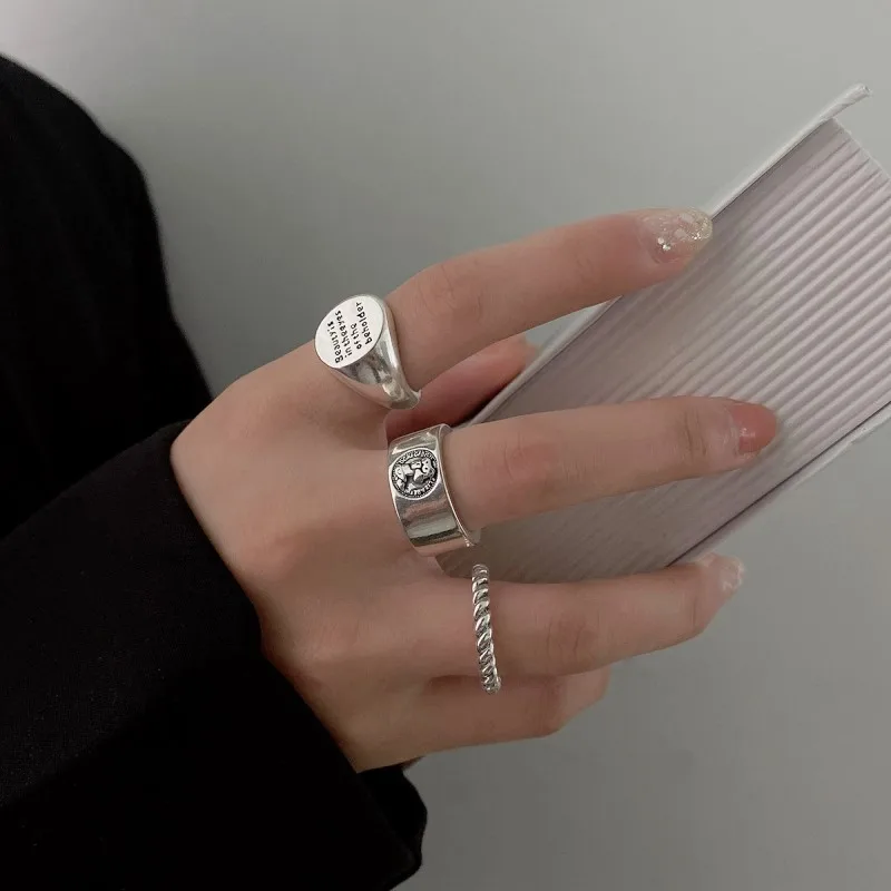 Модные кольца с буквами в стиле ретро для унисекс, комплект, простое металлическое Полое круглое Регулируемое кольцо на палец для пары, подарки для вечеринок, ювелирные изделия 0