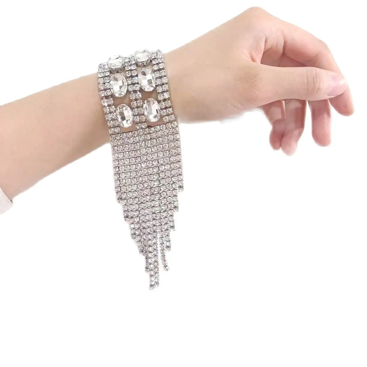 Новейший модный сверкающий горный хрусталь, полый браслет, Роскошный женский браслет с длинной кисточкой, Свадебный кристалл, Регулируемый браслет 1