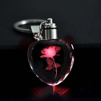 Модный красочный узор из сказочных роз, кристалл в форме любви, горный хрусталь, светодиодный брелок для ключей, брелок для ключей для влюбленных, ювелирные изделия