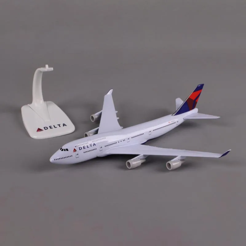 Изготовленная под заказ модель самолета Delta Airlines B747, украшение из твердого сплава, подарок, модель самолета в масштабе 1: 350, 20-сантиметровый статический дисплей 2