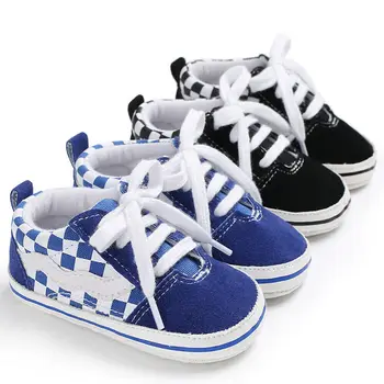 Милая повседневная обувь для малышей, обувь на шнуровке с клетчатым принтом, обувь на мягкой подошве для маленьких мальчиков и девочек от 0 до 12 месяцев