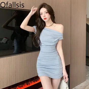 Ofallsis Плиссированное облегающее ягодицы сексуальное платье с диагональным плечом в одну линию 2023, новые летние Корейские шикарные короткие платья с тонким темпераментом