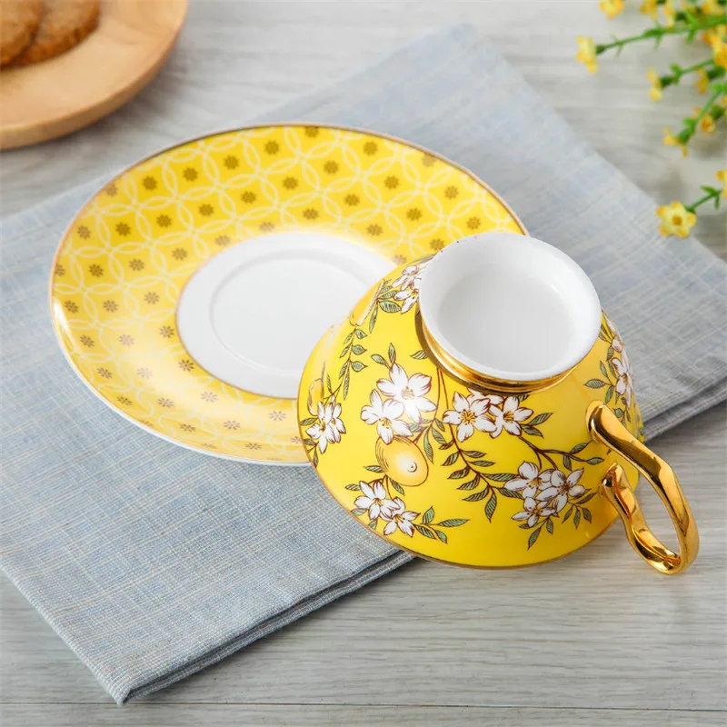 Кофейная чашка из европейского костяного фарфора с блюдцем, высококачественная молочная кружка в желтый цветок, креативная фарфоровая чашка для послеобеденного чая, посуда для напитков 2