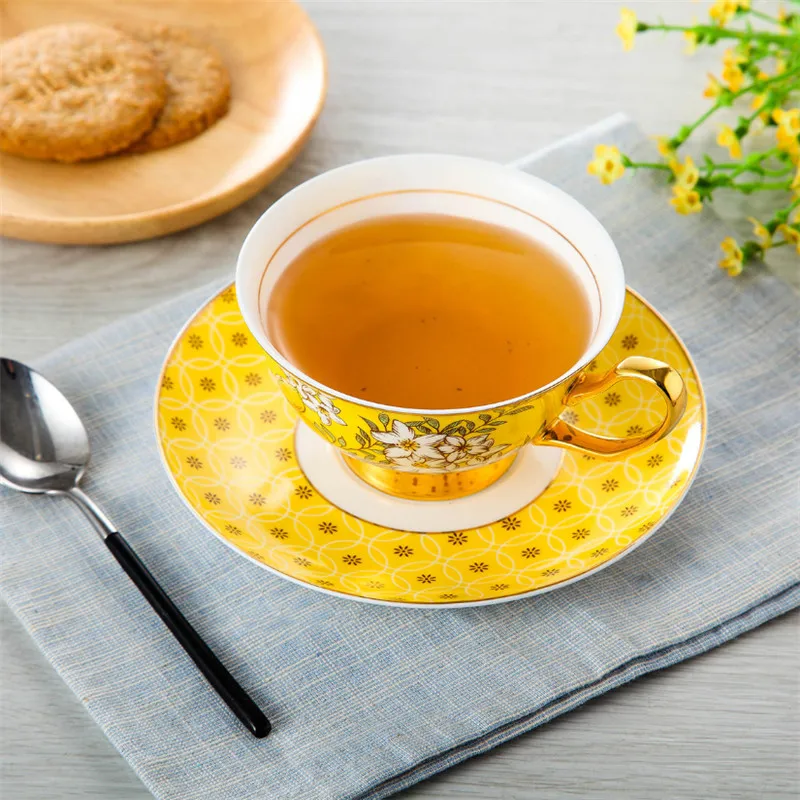 Кофейная чашка из европейского костяного фарфора с блюдцем, высококачественная молочная кружка в желтый цветок, креативная фарфоровая чашка для послеобеденного чая, посуда для напитков 3