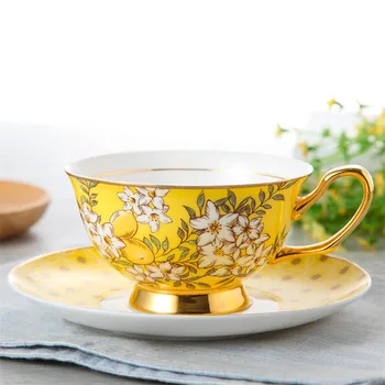 Кофейная чашка из европейского костяного фарфора с блюдцем, высококачественная молочная кружка в желтый цветок, креативная фарфоровая чашка для послеобеденного чая, посуда для напитков