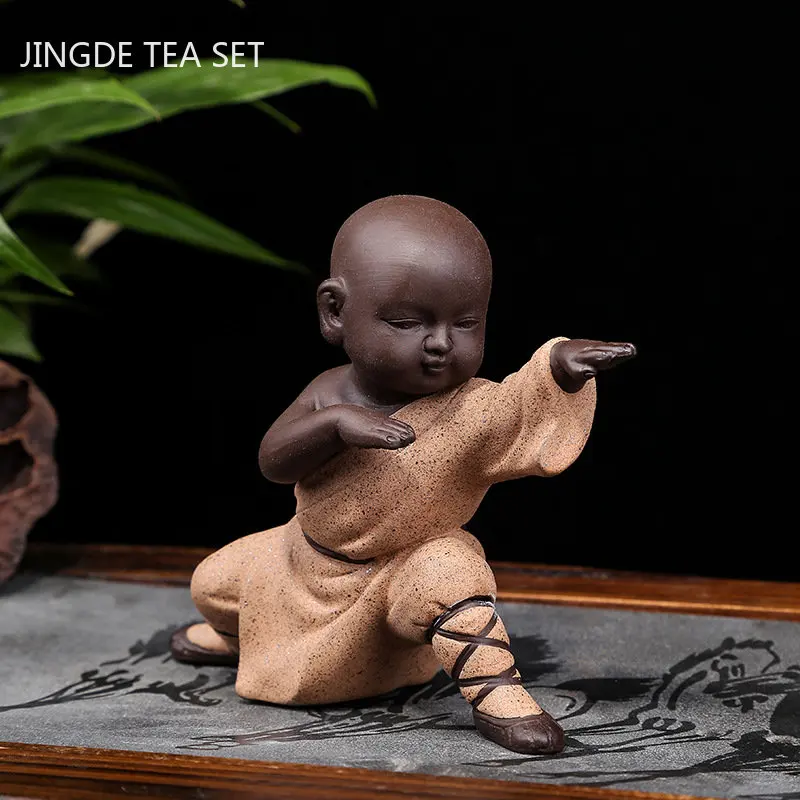Креативная чайная фигурка из фиолетовой глины 