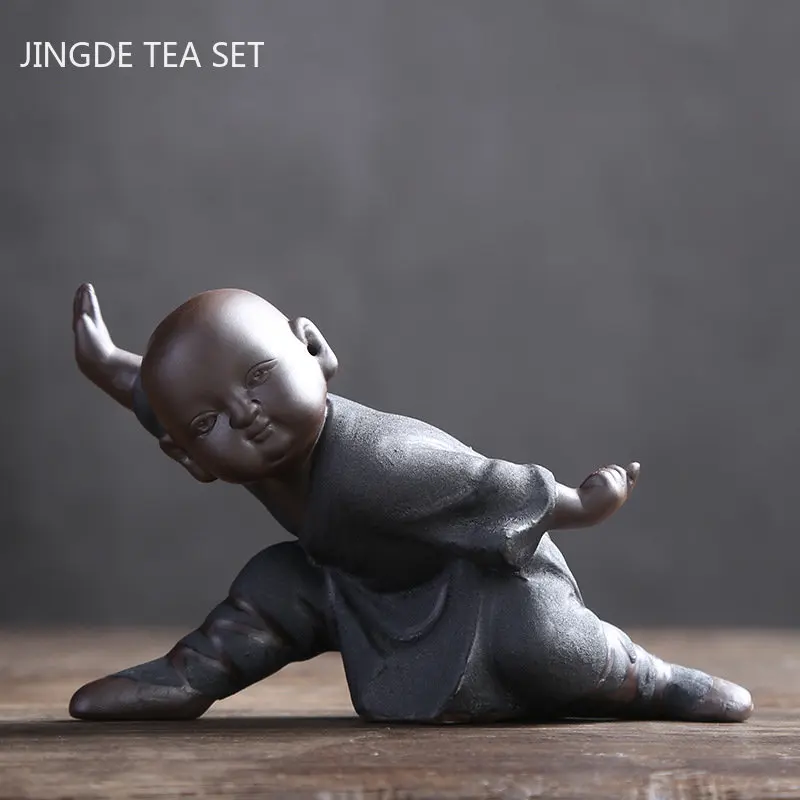 Креативная чайная фигурка из фиолетовой глины 